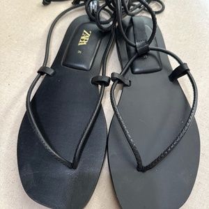 Strap sandals